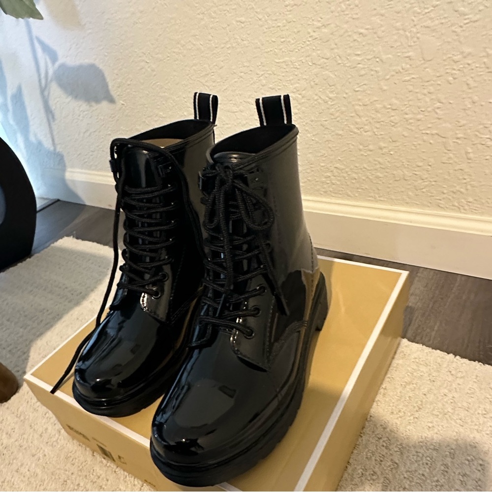 Michael kors new rainbootie